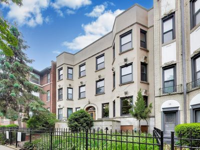 3808 N Pine Grove Ave APT 1N