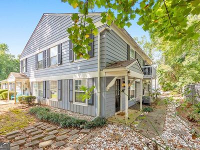 1313 Surrey Ln SW