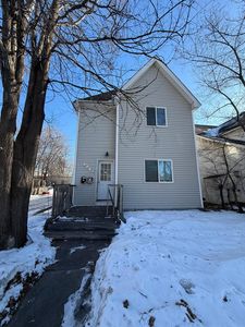 669 Old Highway 8 NW