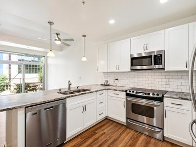 309 W Washington Ave Unit 203