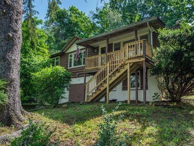 23 Lakeside Ave