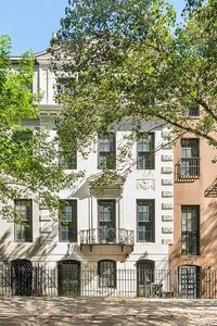 241 E 48th St