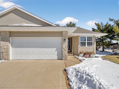 1652 Greens Way Ct NE