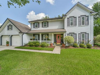 Property at 905 Essex Dr, Friendswood, TX