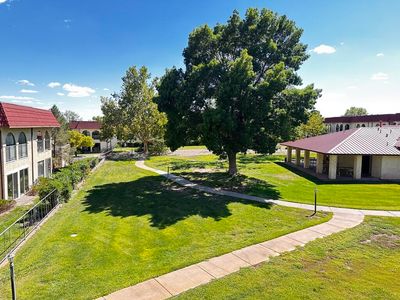819 Country Club Dr SE APT 2B