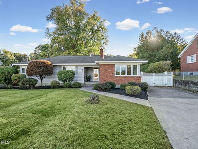 1216 Hillside Drive