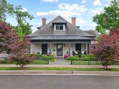 1013 Paris Ave