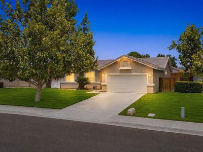 3537 Mount Lassen Ave