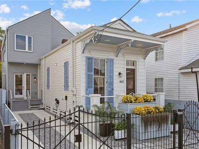 4622 Annunciation St