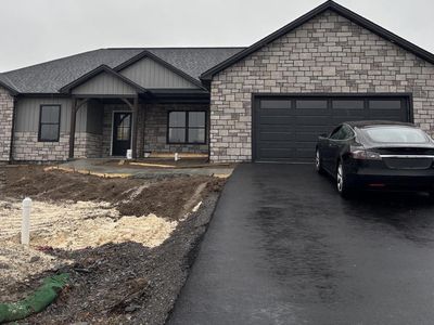 194 Meadowcreek Dr N