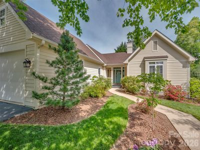 90 Dunroy Dr