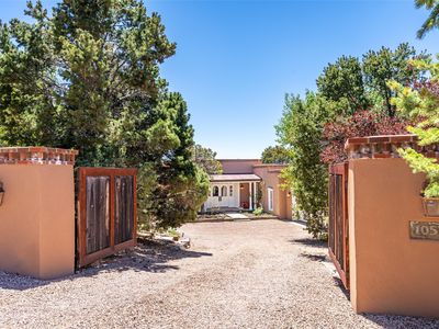 1057 Sierra Del Norte