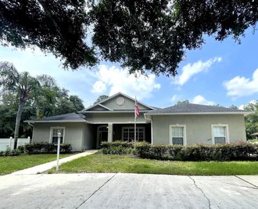 2204 Orchard Dr