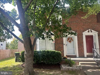 251 Waterford Ln