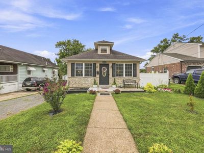 Property at 162 S Fellowship Rd, Maple Shade, NJ
