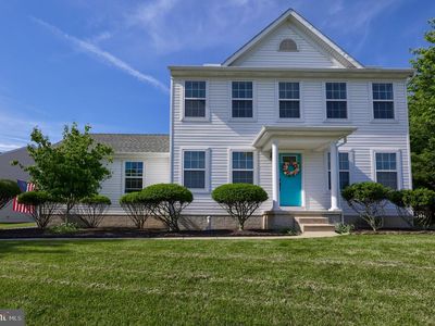 100 Surrey Ln