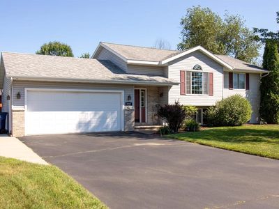 9407 MEADOW CREEK LANE