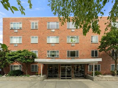 50 Green St APT 401