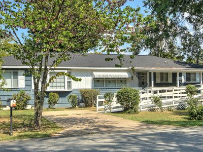 1102 Cranbrook Dr