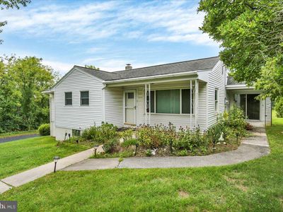 3 Earl Ave