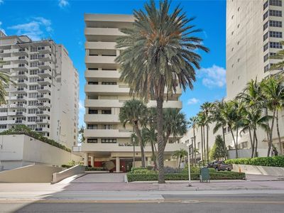 1621 Collins Ave APT 504C