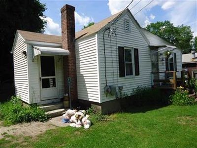 682 Putnam Pike