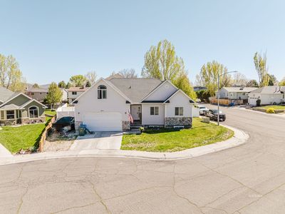 1611 Alans Pl