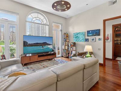427 Launiu St APT 501