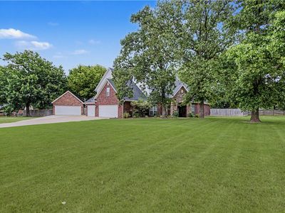 2104 Caribou Ln