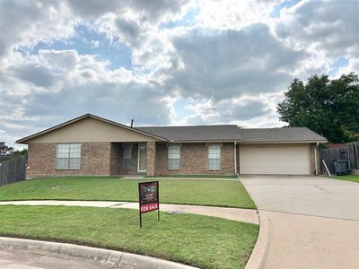 709 SW Chaucer Cir