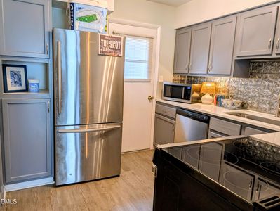 220 Elizabeth St APT F3