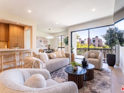 2324 S Beverly Glen Blvd Unit 206