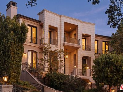 2108 Stratford Cir