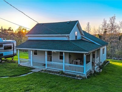 1934 E Middle Rd