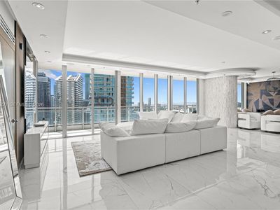 92 SW 3rd St #4003-04