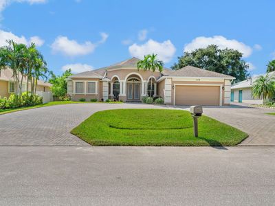 1438 SW Apache Avenue