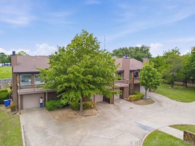 2805 E 90th St #3-1
