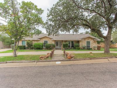 707 Avondale Dr
