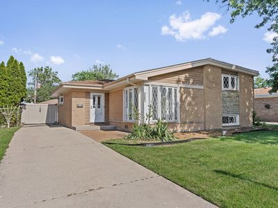 2607 Mayfair Ave