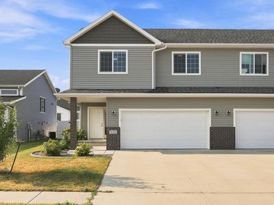 Property at 935 Eaglewood Ave W, West Fargo, ND