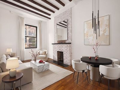 431 W 54th St APT 1A