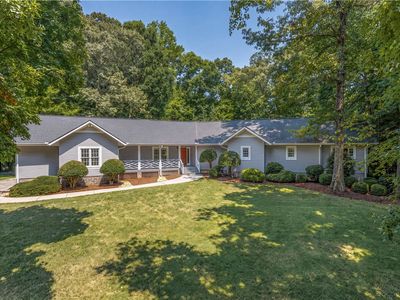 202 Holly Dr