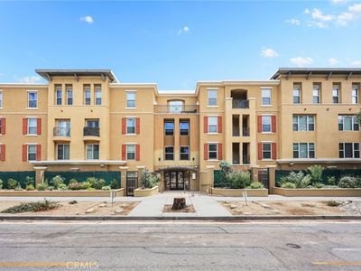 128 N Oak Knl Unit 206