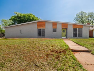 1737 Marsalis Dr