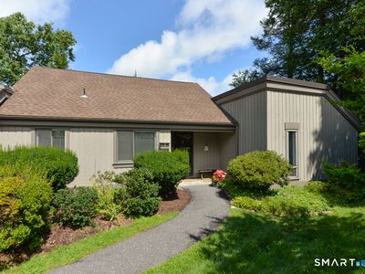 353 Heritage Village #B