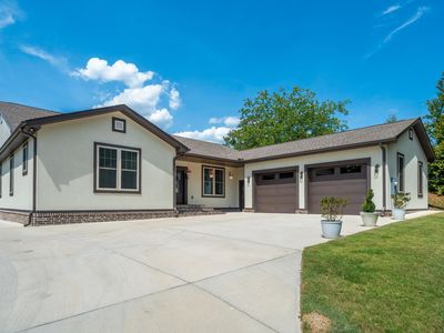 324 Coachlight Rd