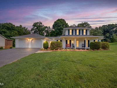 852 Topeka Dr