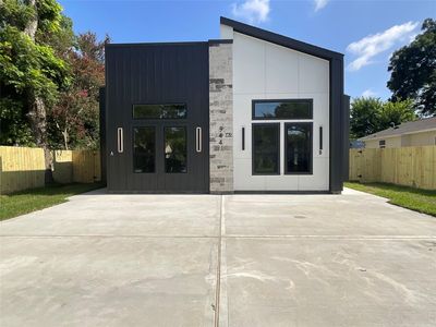 944 Lucky St