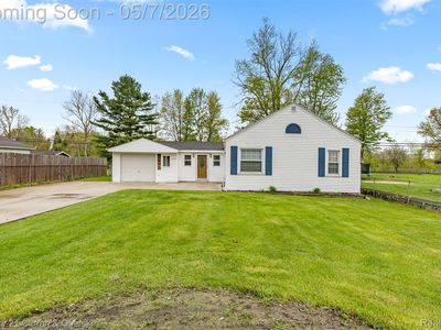 Property at 24628 Woodland Dr, Brownstown, MI