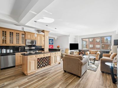 136 E 76th St APT 15A
